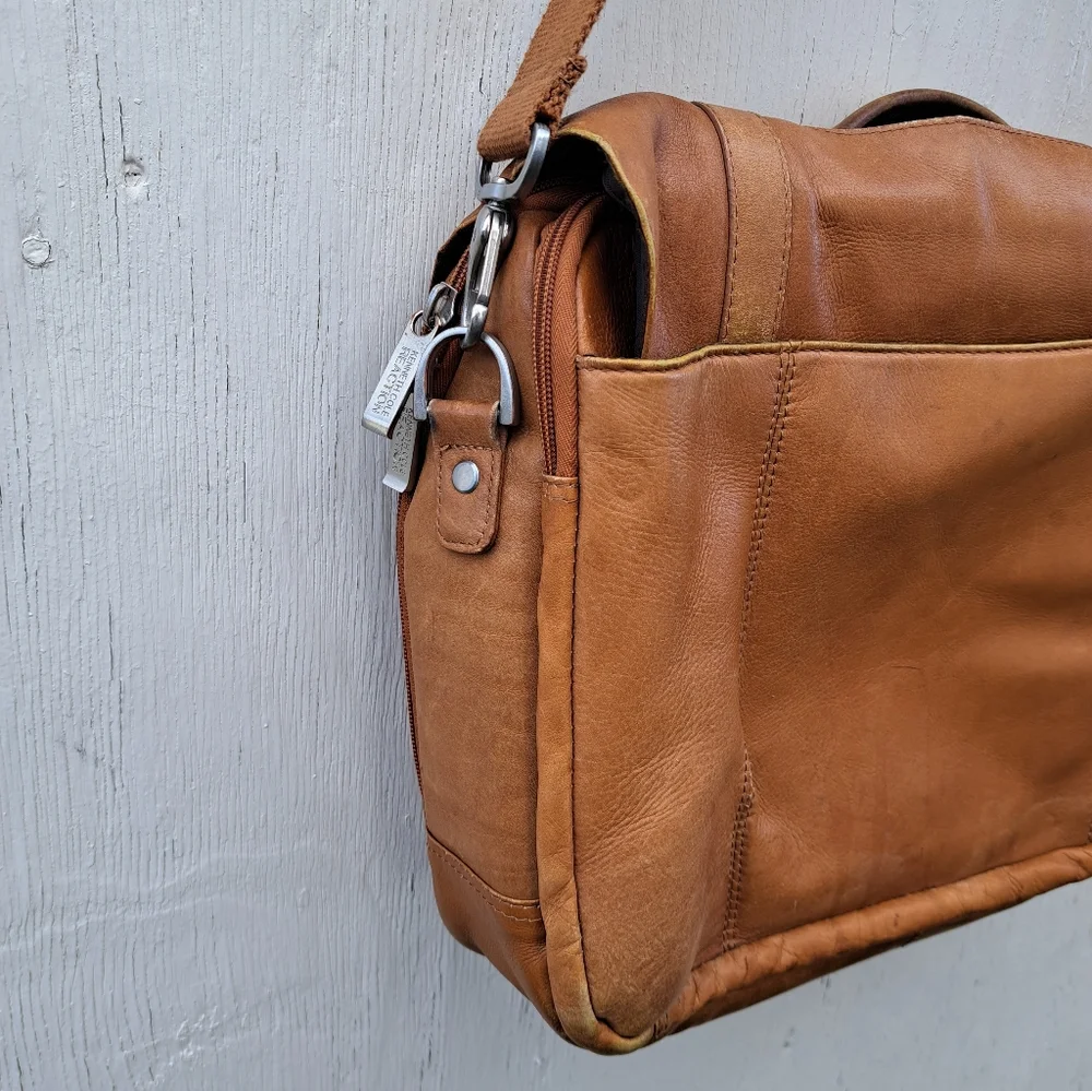REDUCED. XL Kenneth Cole leather business bag